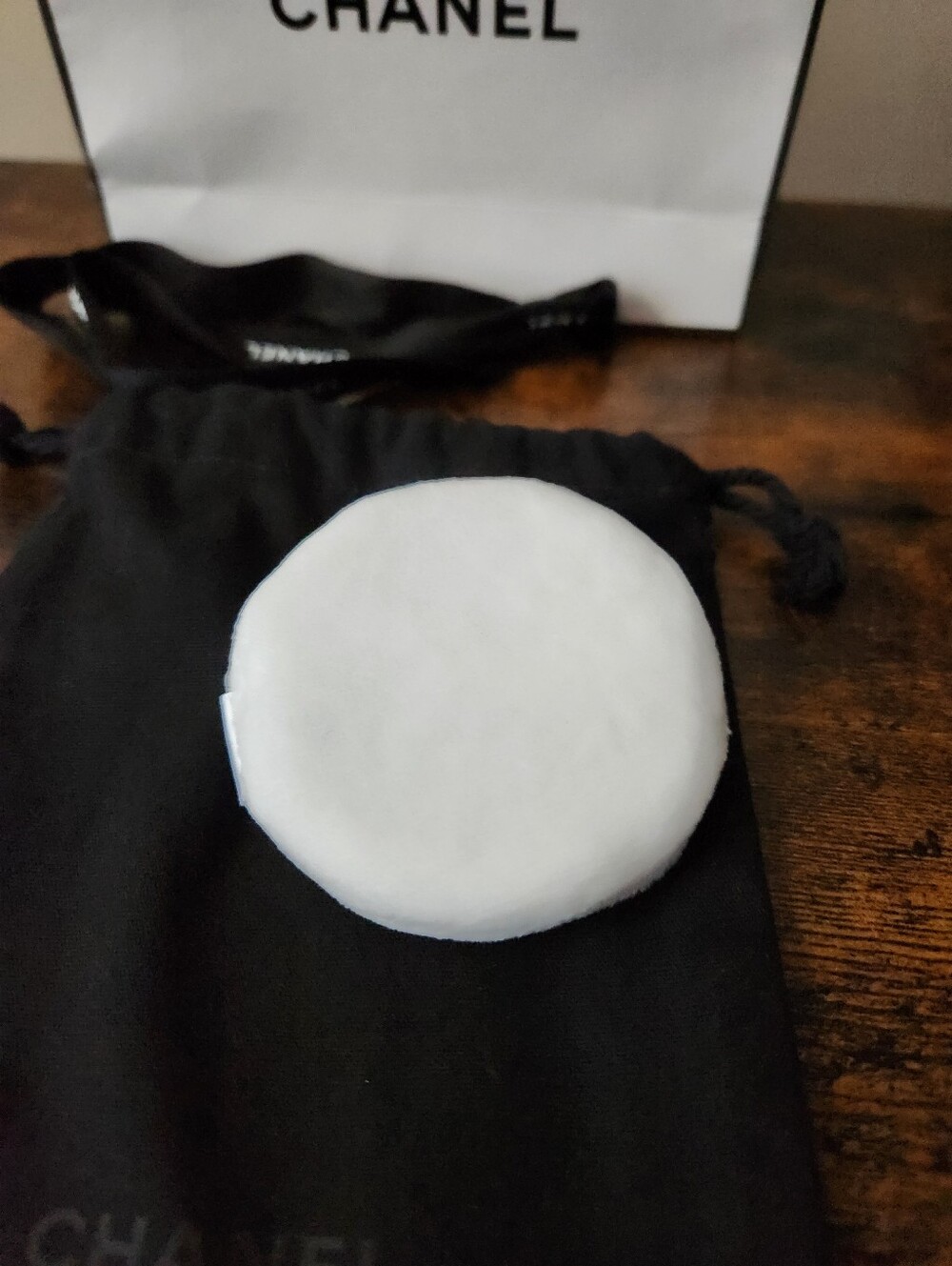 Chanel Powder Puff - Picture 3 of 7